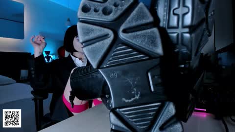 Snapshot of the_inamorata chatting on 11.17.25 Goddess Misha online show from 11.17.25