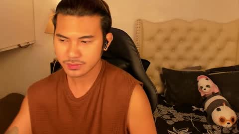 Snapshot of the_killian_jones chatting on 09.09.25 ken online show from 09.09.25