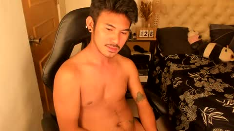 Snapshot of the_killian_jones chatting on 07.28.26 ken online show from 07.28.26