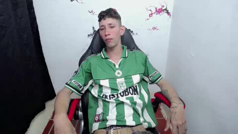 Snapshot of the_latin_boy02 chatting on 11.03.25 the_latin_boy02 online show from 11.03.25