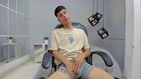 Snapshot of the_mark_king chatting on 09.13.25 T H E M A R K K I N G online show from 09.13.25