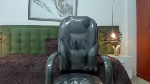 Snapshot of the_mark_king chatting on 09.30.25 T H E M A R K K I N G online show from 09.30.25