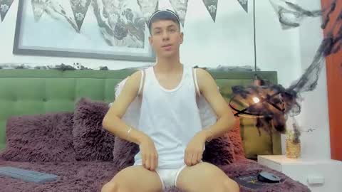 Snapshot of the_mark_king chatting on 10.29.25 T H E M A R K K I N G online show from 10.29.25