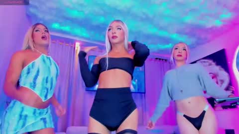 Snapshot of the_palace_of_paris chatting on 03.07.25 the_palace_of_paris online show from 03.07.25