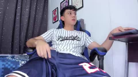 Snapshot of the_skinnyguys chatting on 10.28.25 the_skinnyguys online show from 10.28.25