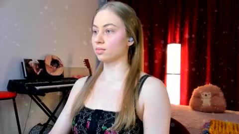 Ally    STREAMING ON TWITCH NOW Check my Twitter for updates online show from 01.14.26