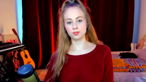 Ally    STREAMING ON TWITCH NOW Check my Twitter for updates online show from 06.02.26