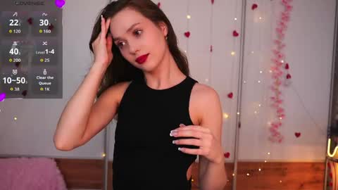 Snapshot of the_truewoman_show chatting on 05.08.26 My name is Cynthia and Im very happy to see you in my sweet room online show from 05.08.26