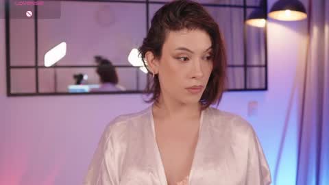 Snapshot of thea_ome chatting on 05.15.26 Thea online show from 05.15.26
