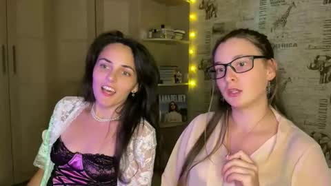 Snapshot of theanna510763 chatting on 10.15.25 theanna510763 online show from 10.15.25