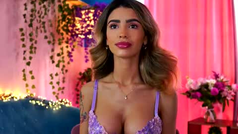 Snapshot of theayanna chatting on 10.18.25 Ayana online show from 10.18.25