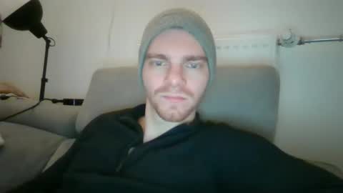 Snapshot of thebatguuy chatting on 12.14.24 thebatguuy online show from 12.14.24