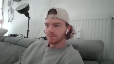 Snapshot of thebatguuy chatting on 11.09.25 thebatguuy online show from 11.09.25