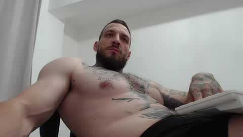 Snapshot of thebestmuscles chatting on 10.06.25 John online show from 10.06.25