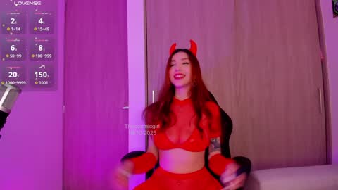 Snapshot of thecosmicgirl chatting on 10.18.25 Alicia Alikath online show from 10.18.25