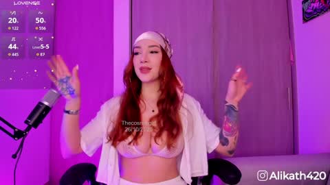 Snapshot of thecosmicgirl chatting on 10.26.25 Alicia Alikath online show from 10.26.25