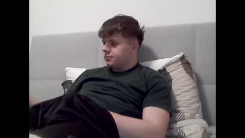 Snapshot of thecuteguy144949 chatting on 01.22.25 thecuteguy144949 online show from 01.22.25