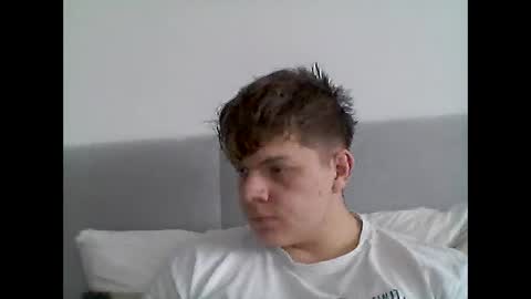 Snapshot of thecuteguy144949 chatting on 01.28.25 thecuteguy144949 online show from 01.28.25