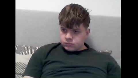 Snapshot of thecuteguy144949 chatting on 02.24.25 thecuteguy144949 online show from 02.24.25