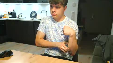 Snapshot of thecuteguy144949 chatting on 11.03.25 thecuteguy144949 online show from 11.03.25