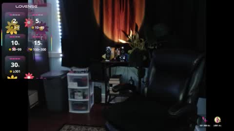 Snapshot of thedaisymoon chatting on 11.03.25 thedaisymoon online show from 11.03.25