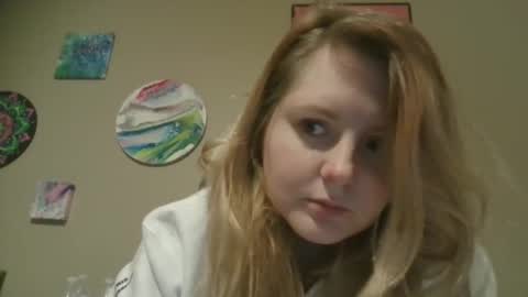 Snapshot of thedancingalien chatting on 01.05.25 Kassandra Grant online show from 01.05.25