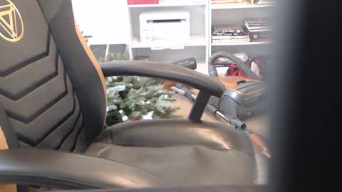 Snapshot of thedestion chatting on 01.02.25 Destion online show from 01.02.25