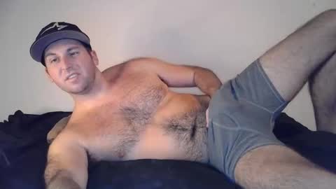 Snapshot of theetwohander chatting on 11.18.25 Theetwohander online show from 11.18.25