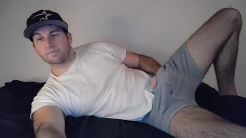 Snapshot of theetwohander chatting on 11.25.25 Theetwohander online show from 11.25.25