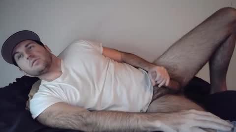 Snapshot of theetwohander chatting on 12.04.25 Theetwohander online show from 12.04.25