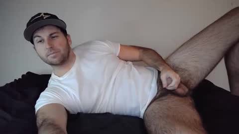 Snapshot of theetwohander chatting on 12.14.25 Theetwohander online show from 12.14.25