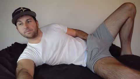 Snapshot of theetwohander chatting on 12.15.25 Theetwohander online show from 12.15.25