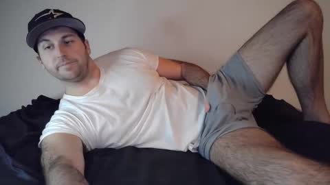 Snapshot of theetwohander chatting on 12.19.25 Theetwohander online show from 12.19.25