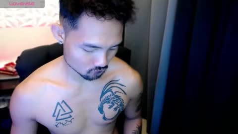 Snapshot of thefriskyasian chatting on 10.10.25 Jaycee online show from 10.10.25