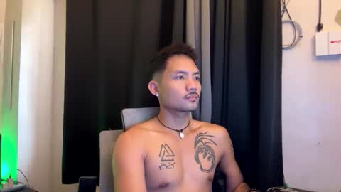 Snapshot of thefriskyasian chatting on 11.01.25 Jaycee online show from 11.01.25