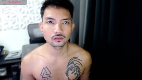 Snapshot of thefriskyasian chatting on 11.03.25 Jaycee online show from 11.03.25