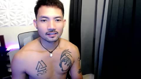 Snapshot of thefriskyasian chatting on 11.05.25 Jaycee online show from 11.05.25
