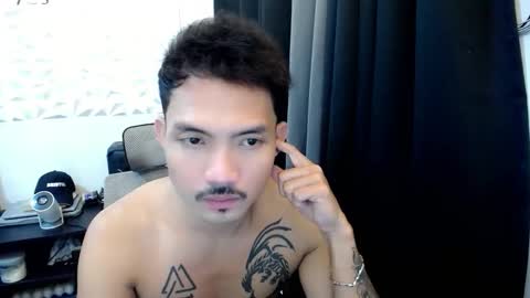 Snapshot of thefriskyasian chatting on 11.06.25 Jaycee online show from 11.06.25