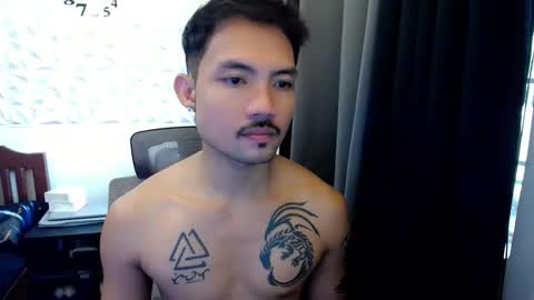 Snapshot of thefriskyasian chatting on 11.09.25 Jaycee online show from 11.09.25