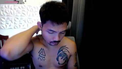 Snapshot of thefriskyasian chatting on 11.12.25 Jaycee online show from 11.12.25