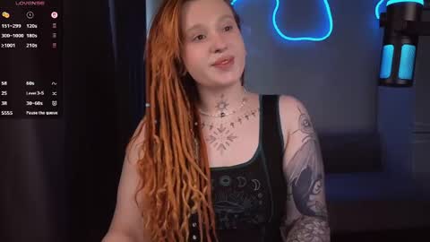Snapshot of thefullredmoon chatting on 05.08.26 Moon online show from 05.08.26