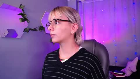 Snapshot of thegodmother_gh chatting on 10.29.25 Peyton online show from 10.29.25