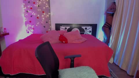 Snapshot of thegoldenbitch chatting on 01.18.25 Goldie online show from 01.18.25