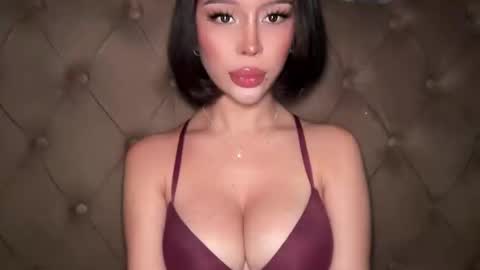 Elle  dont forget to folloW me and thumbs up online show from 03.05.26