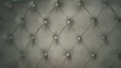 Elle  dont forget to folloW me and thumbs up online show from 04.05.26