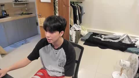 Snapshot of thegreenmagus chatting on 10.08.25 Green online show from 10.08.25