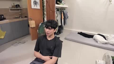 Snapshot of thegreenmagus chatting on 10.11.25 Green online show from 10.11.25