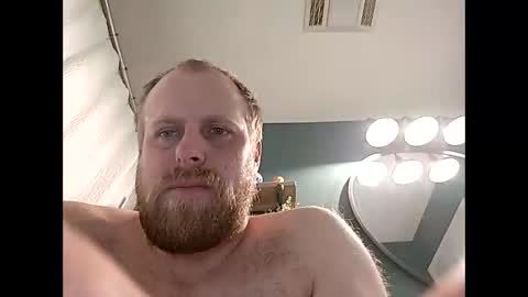 Snapshot of thehammerxx chatting on 10.18.25 thehammerxx online show from 10.18.25