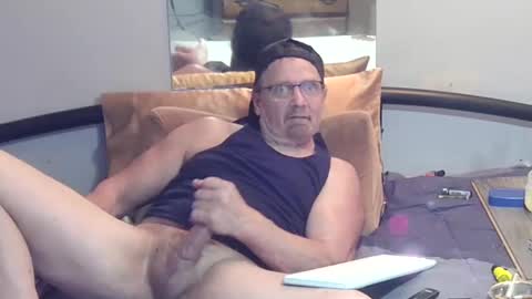 Snapshot of thehotlantaman chatting on 11.20.25 thehotlantaman online show from 11.20.25