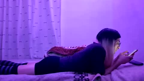 Snapshot of thehushvibe chatting on 10.15.25 Jav online show from 10.15.25